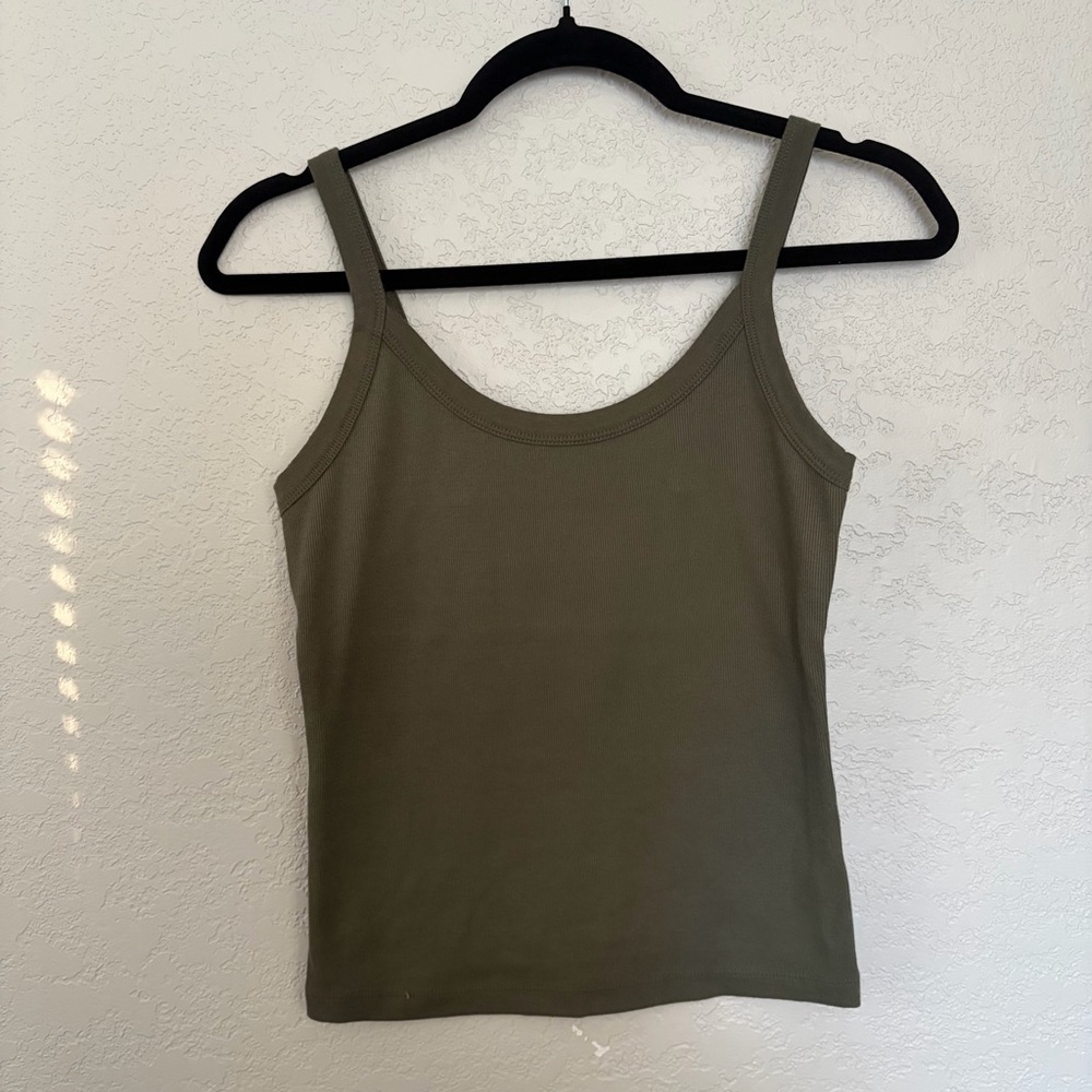 Wild Fable Women's Small Olive Green Scoop Neckline Ribbed Crop Top Tank
